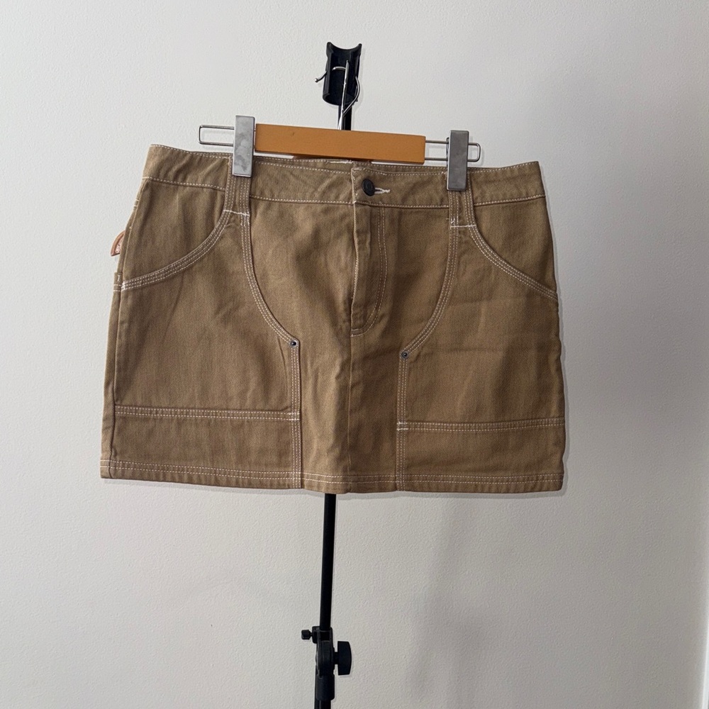 H&M tan mini cargo skirt - Size 10